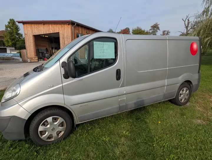 Renault Trafic 2014 photo 2