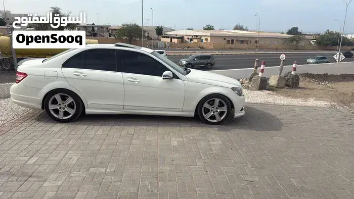 Mercedes-Benz C-Class 2010 photo 2