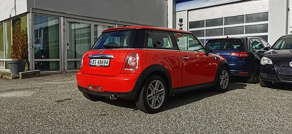 Mini One 2012 photo 3