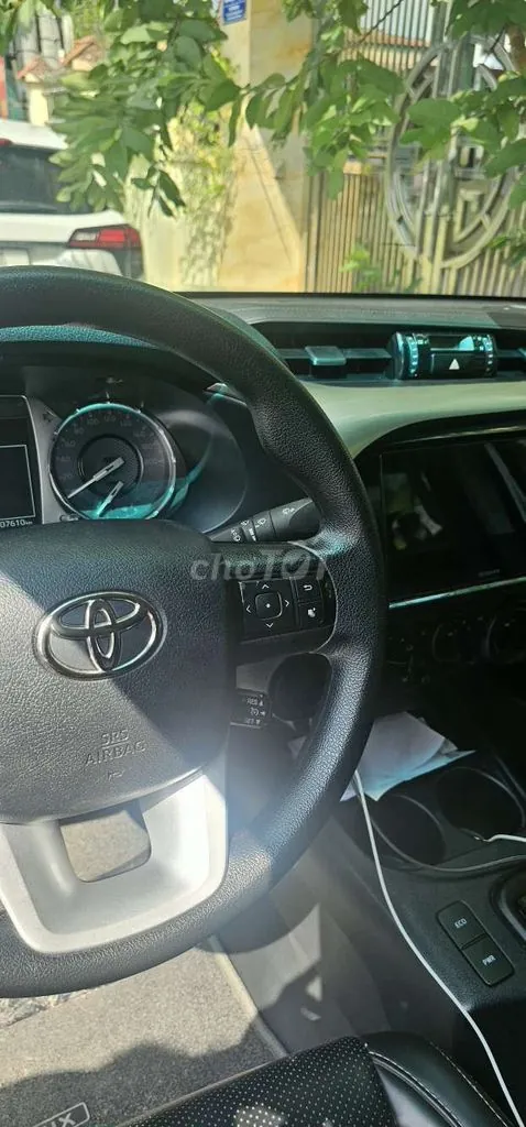 Toyota Hilux 2024 photo 4