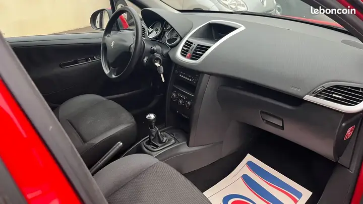 Peugeot 207 2009 photo 4