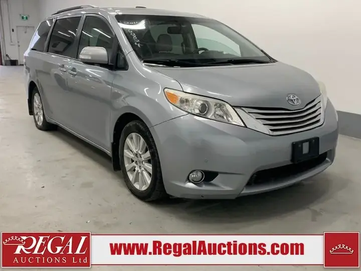 Toyota Sienna 2014 photo 2