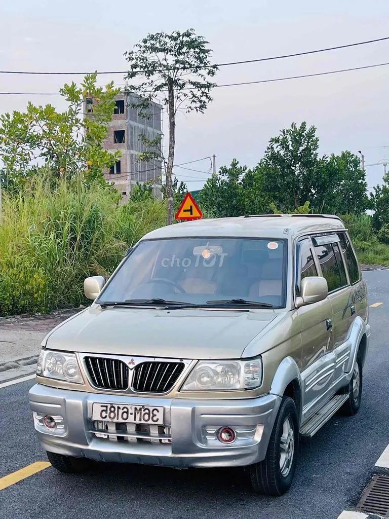 Mitsubishi Jolie 2003 photo 2