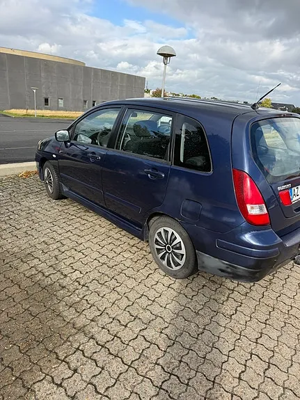 Suzuki Liana 2004 photo 5