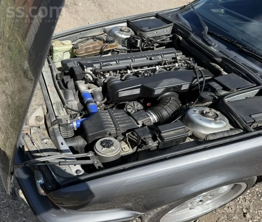 BMW M5 1990 photo 2