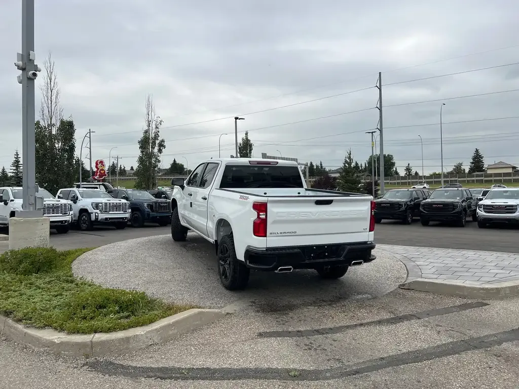 Chevrolet Silverado 1500 2026 photo 3