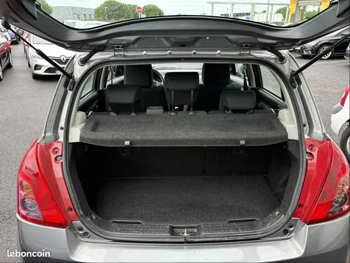 Suzuki Swift 2010 photo 5