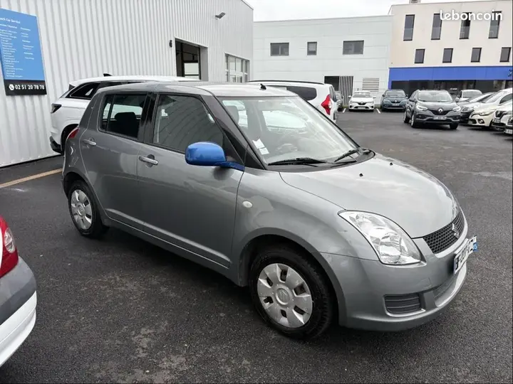 Suzuki Swift 2010 photo 2