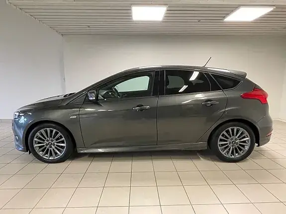 Ford Focus 2018 photo 2
