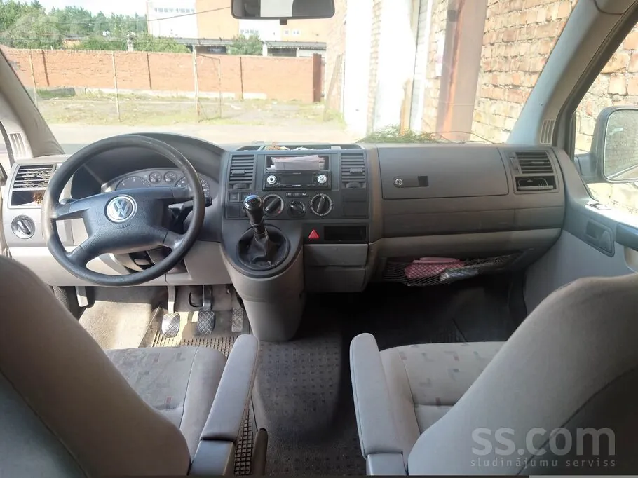 Volkswagen Caravelle 2005 photo 2
