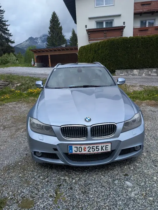 BMW 3 Series 2012 photo 3