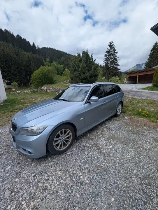 BMW 3 Series 2012 photo 2