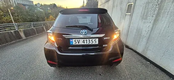 Toyota Yaris 2013 photo 5