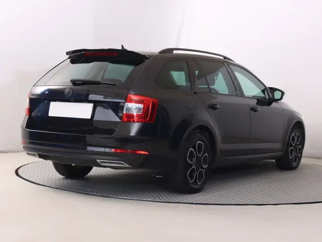 Skoda Octavia Combi 2018 photo 4