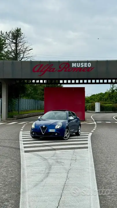 Alfa Romeo Giulietta 2016 photo 2