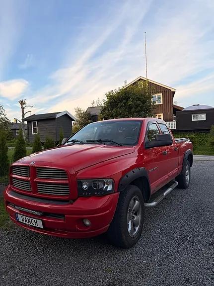 Dodge Ram 1500 2004 photo 2