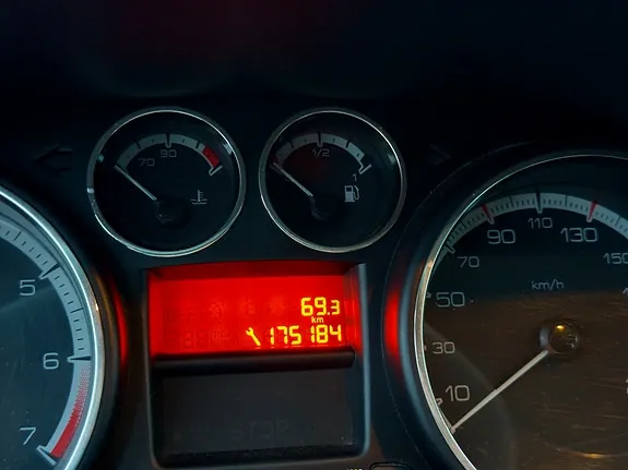 Peugeot 308 2010 photo 4