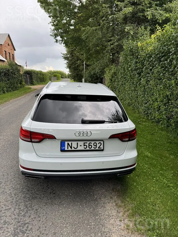 Audi A4 2019 photo 2
