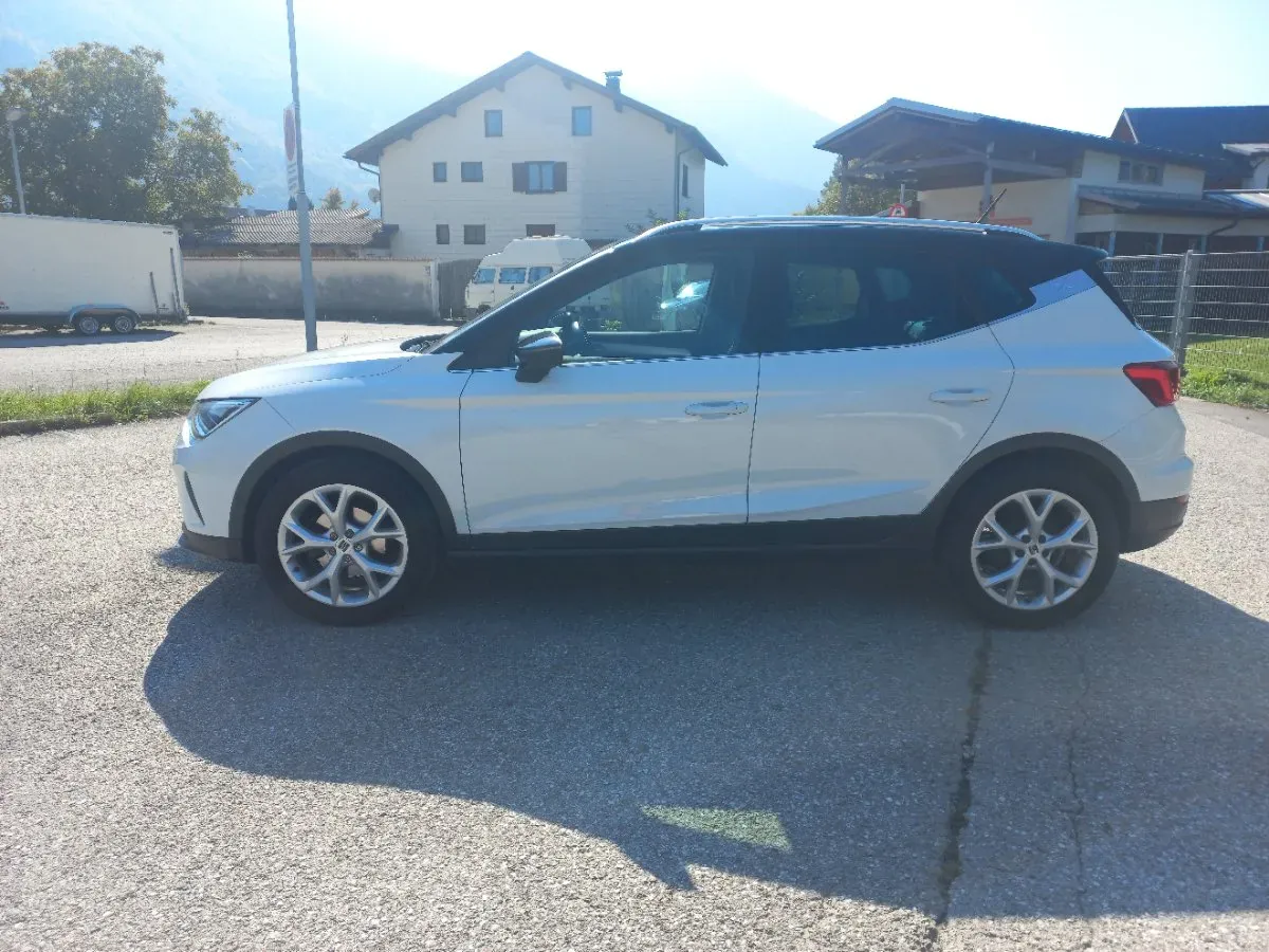 Seat Arona 2023 photo 2