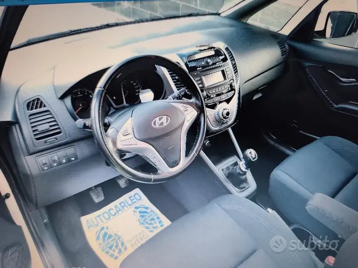 Hyundai Ix20 2011 photo 2