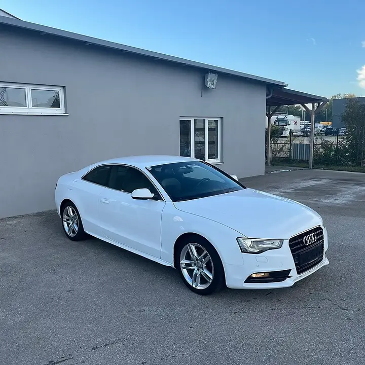 Audi A5 2012 photo 2