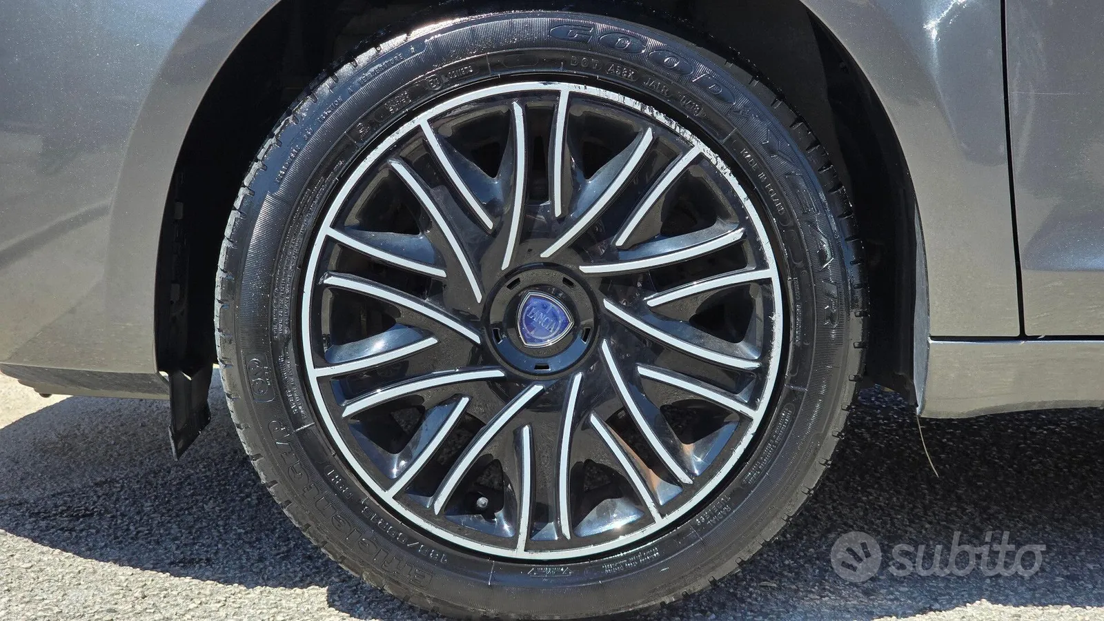 Lancia Ypsilon 2018 photo 3
