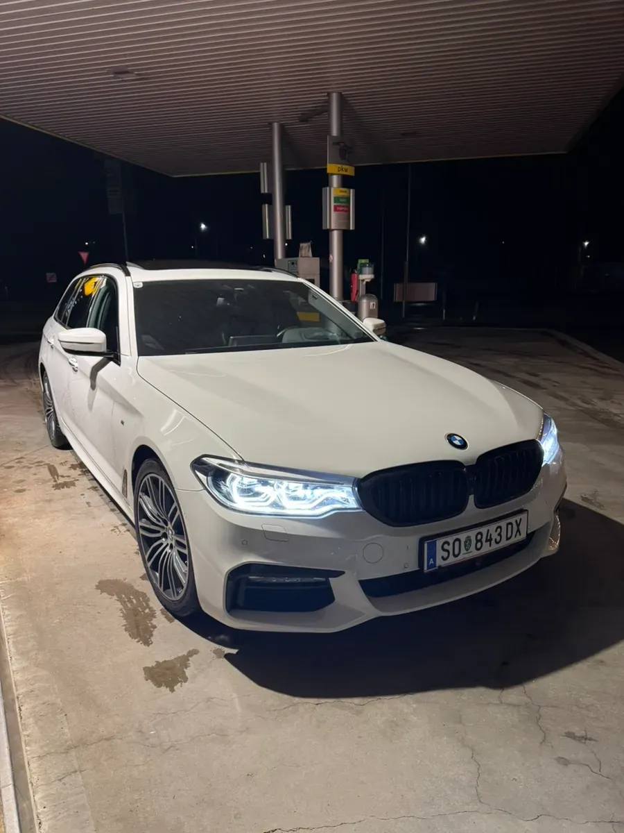 BMW 5 Series 2017 photo 2