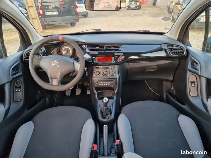 Citroen C3 2015 photo 3
