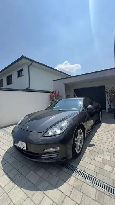 Porsche Panamera 2011 photo 2