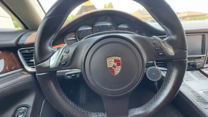 Porsche Panamera 2011 photo 3