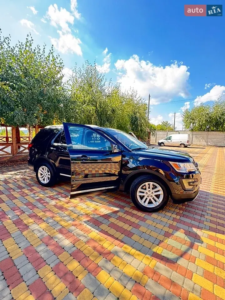 Ford Explorer 2015 photo 2