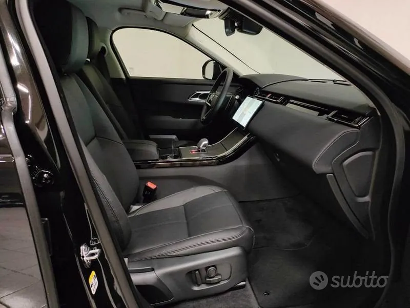 Land Rover Range Rover Velar 2025 photo 3
