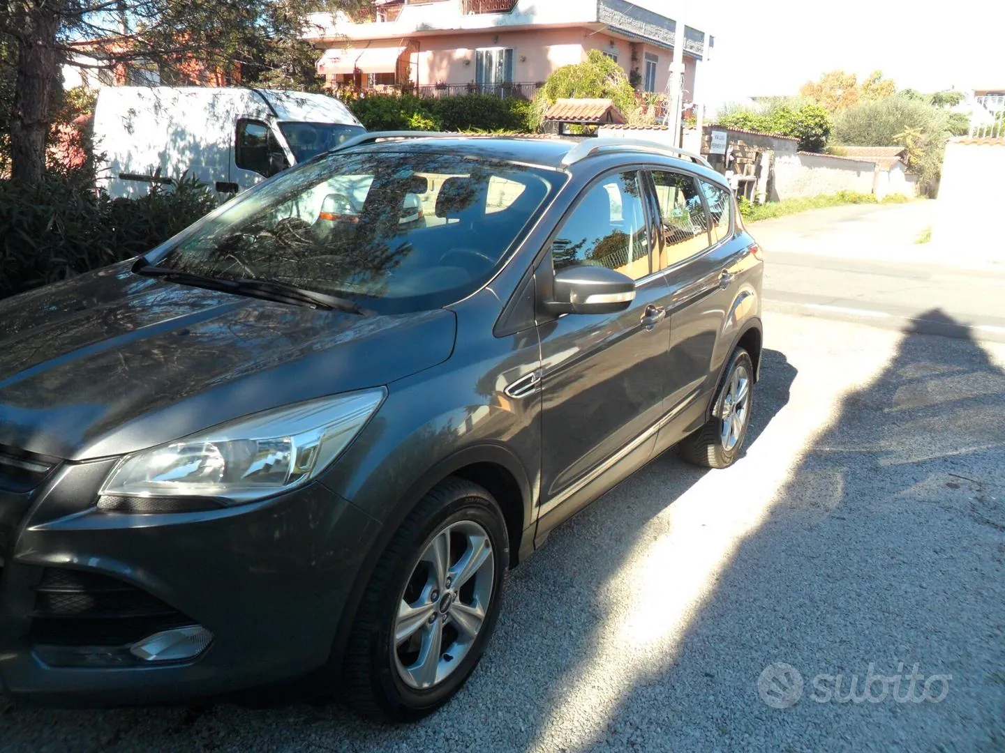 Ford Kuga 2013 photo 2