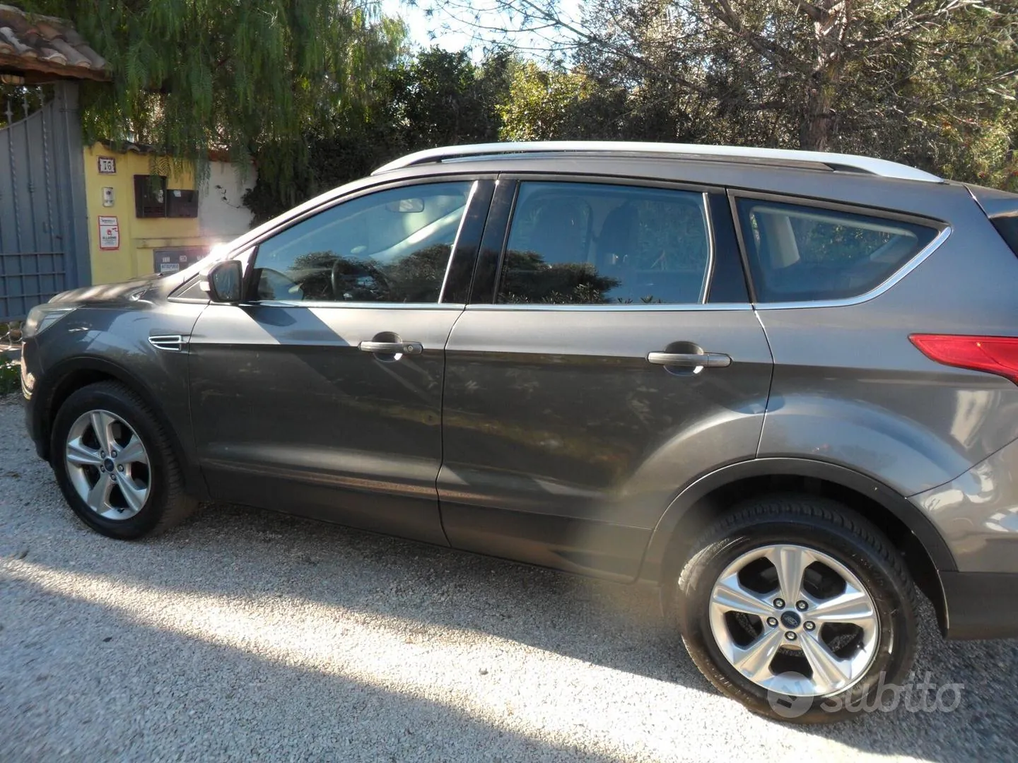 Ford Kuga 2013 photo 3
