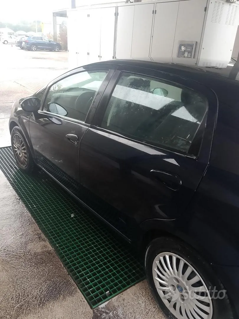 Fiat Grande Punto 2007 photo 2