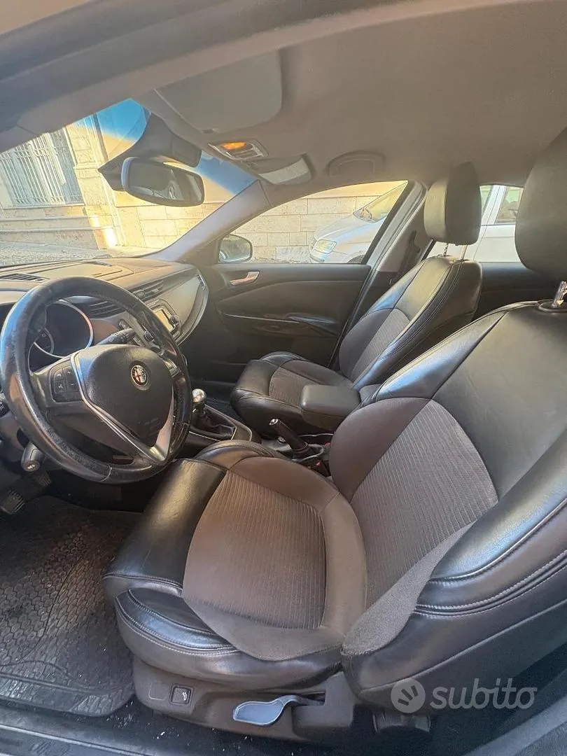 Alfa Romeo Giulietta 2013 photo 4
