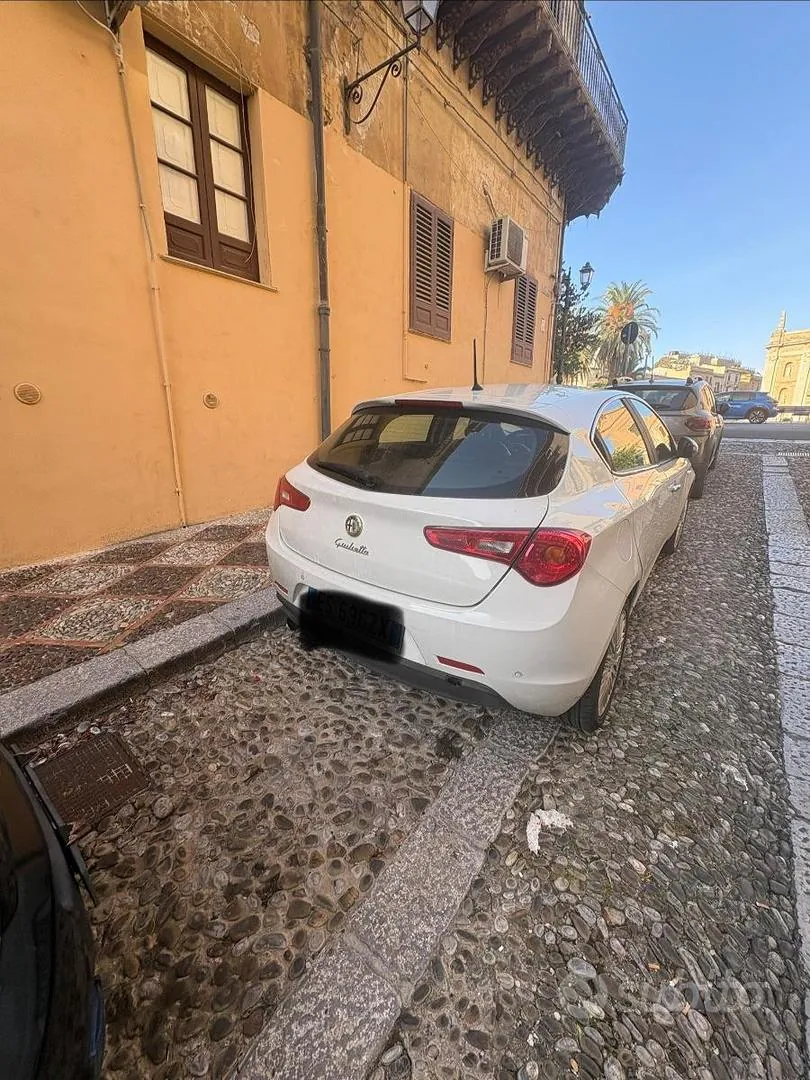 Alfa Romeo Giulietta 2013 photo 3