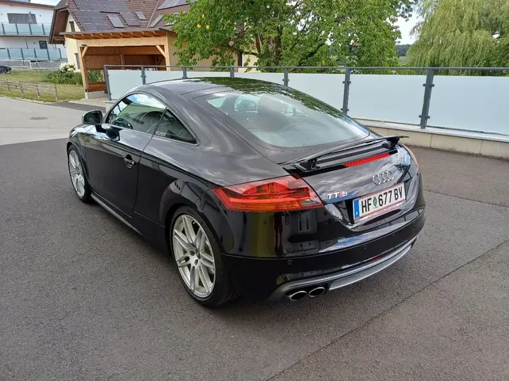 Audi Tt 2010 photo 3