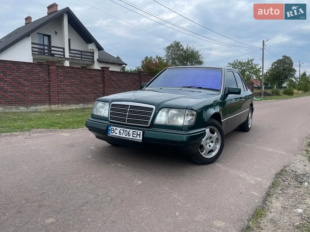 Mercedes-Benz E-Class 1995 photo 3