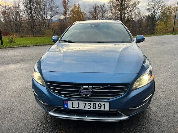 Volvo V60 2013 photo 2