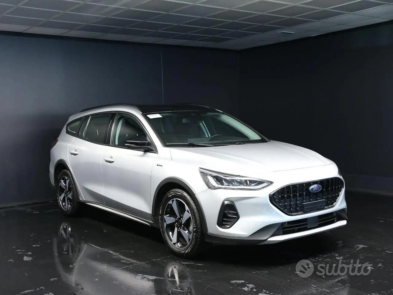 Ford Focus 2023 photo 3