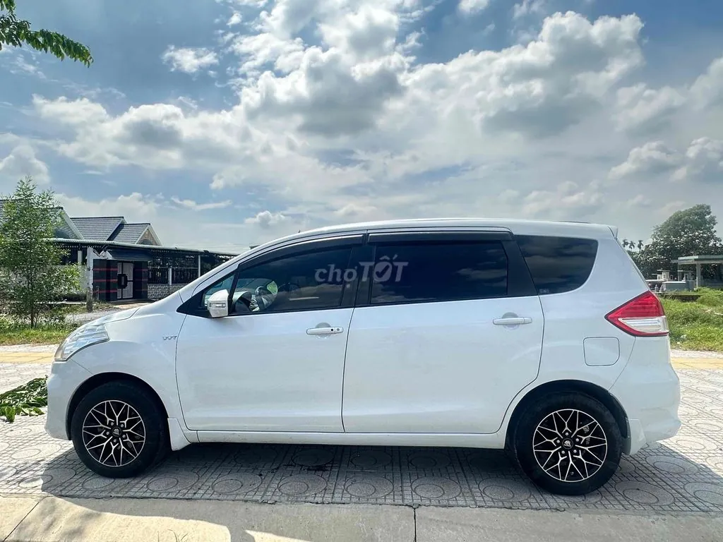 Suzuki Ertiga 2017 photo 4