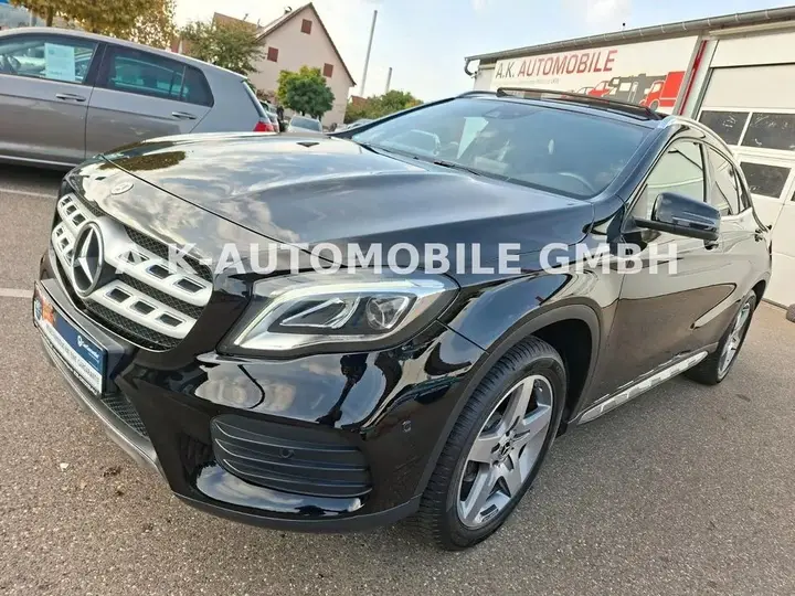 Mercedes-Benz Gla 200 Amg-Line