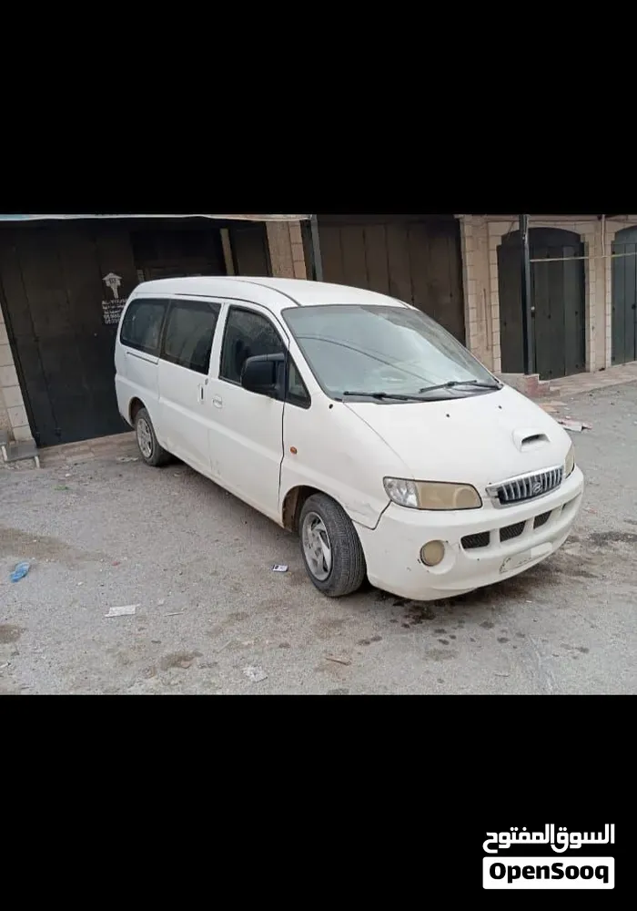 Hyundai H1 1999 photo 2