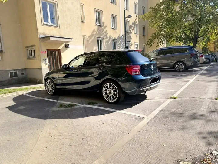 BMW 1 Series 2011 photo 2