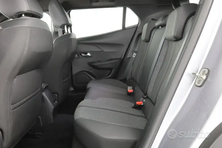 Peugeot 2008 2024 photo 2