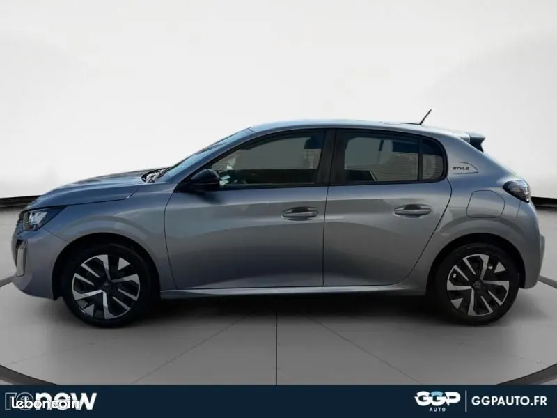 Peugeot 208 2025 photo 2