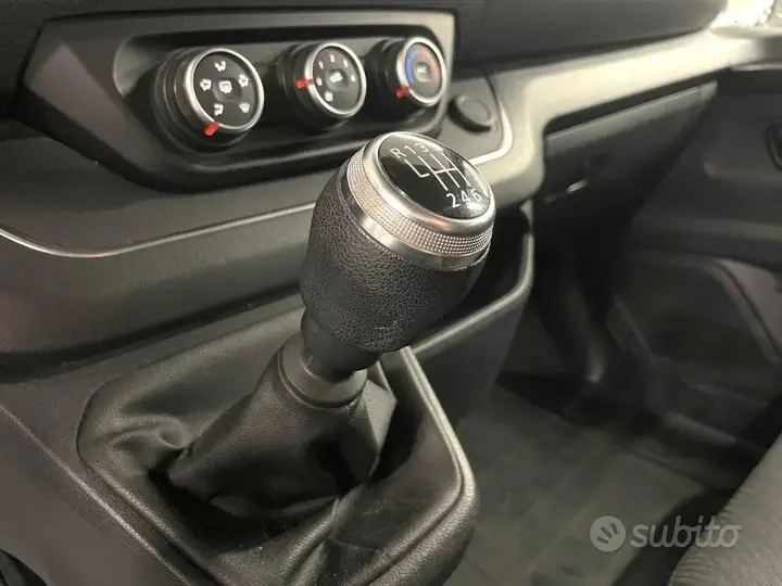 Nissan Primastar 2022 photo 2