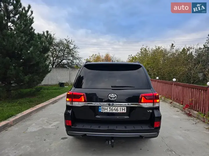 Toyota Land Cruiser 2018 photo 3
