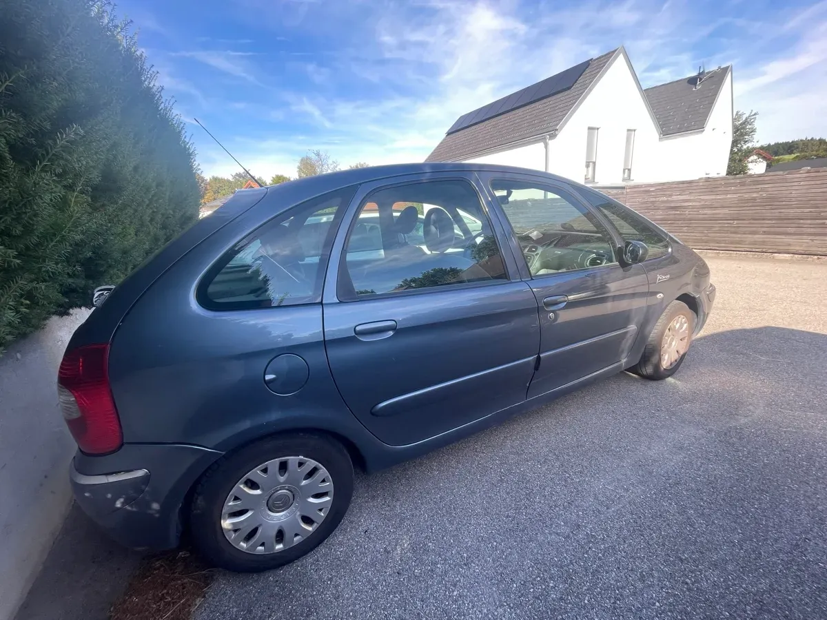 Citroen Xsara Picasso 2009 photo 2